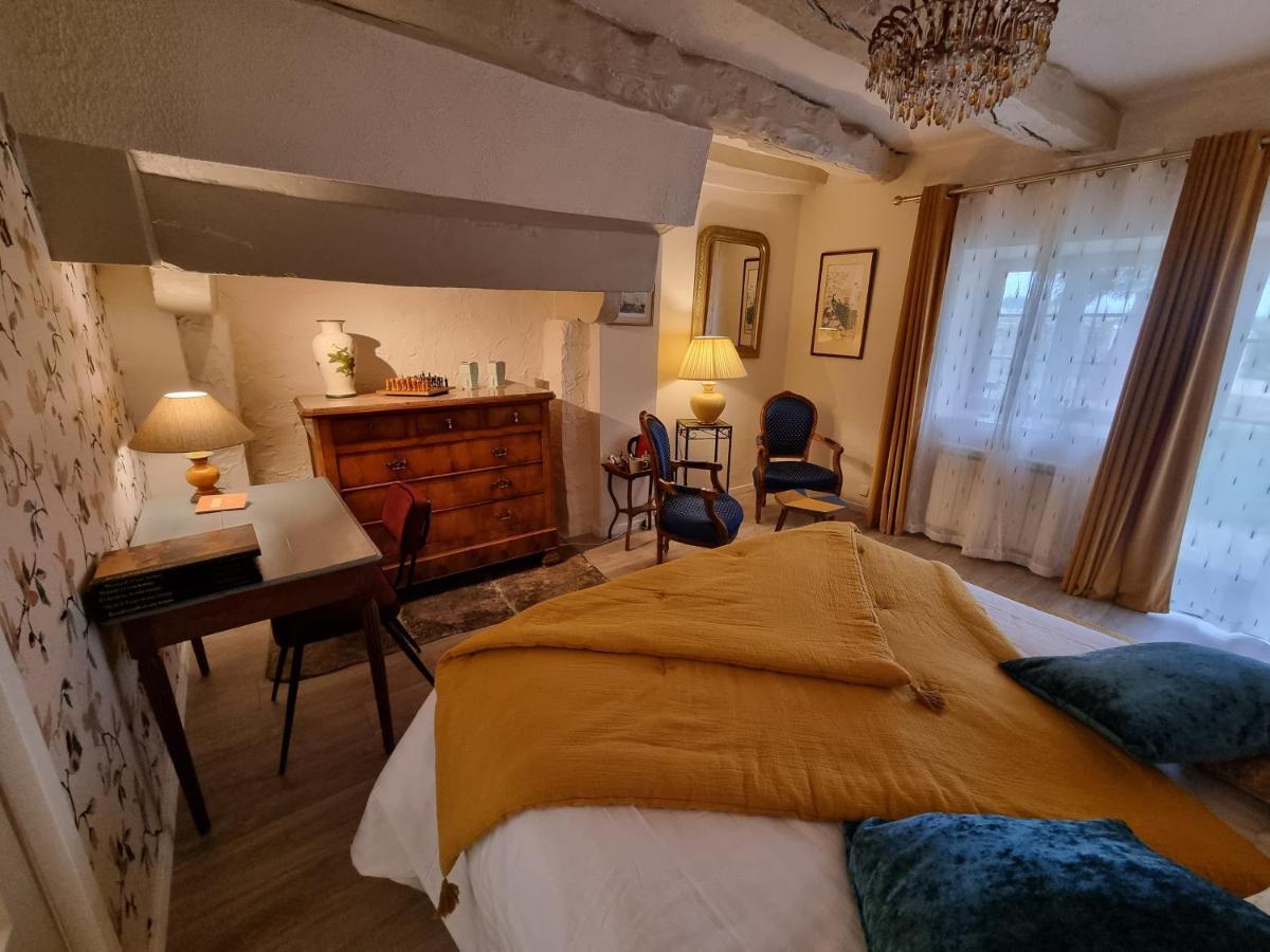 Bed and Breakfast Les Berges De La Planchette Yvignac-la-Tour Екстер'єр фото