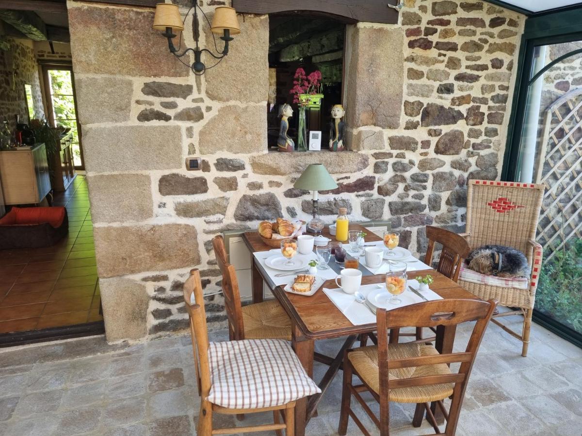 Bed and Breakfast Les Berges De La Planchette Yvignac-la-Tour Екстер'єр фото