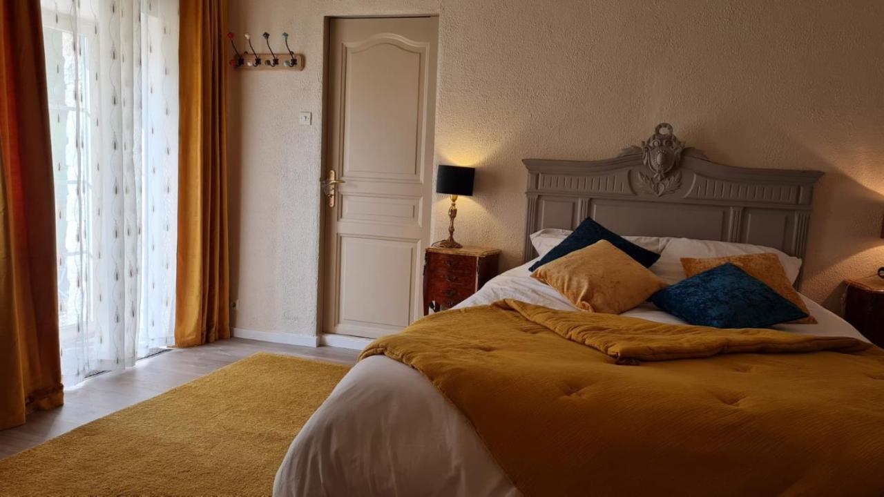 Bed and Breakfast Les Berges De La Planchette Yvignac-la-Tour Екстер'єр фото