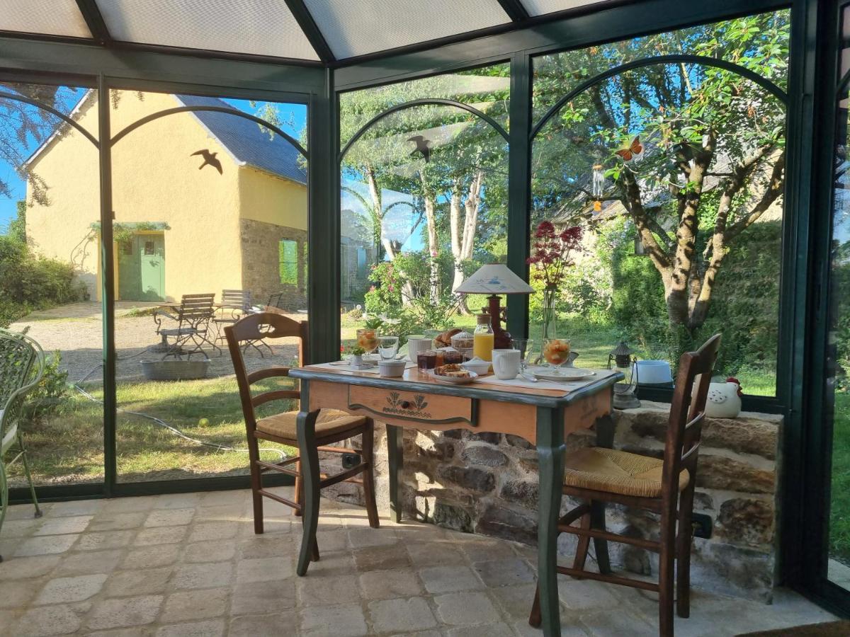 Bed and Breakfast Les Berges De La Planchette Yvignac-la-Tour Екстер'єр фото